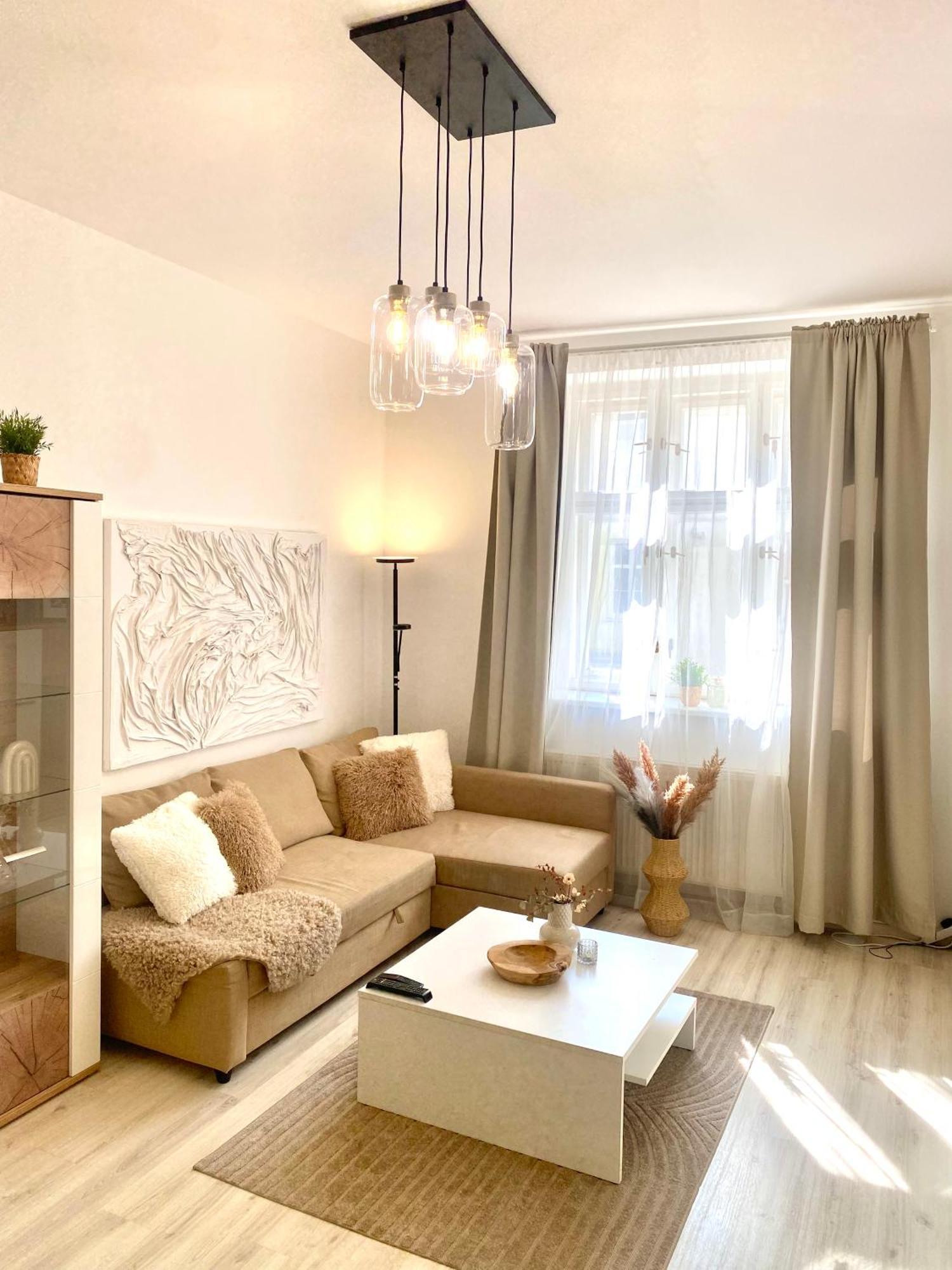 James Bond Apartment Old Town Bratislava Extérieur photo