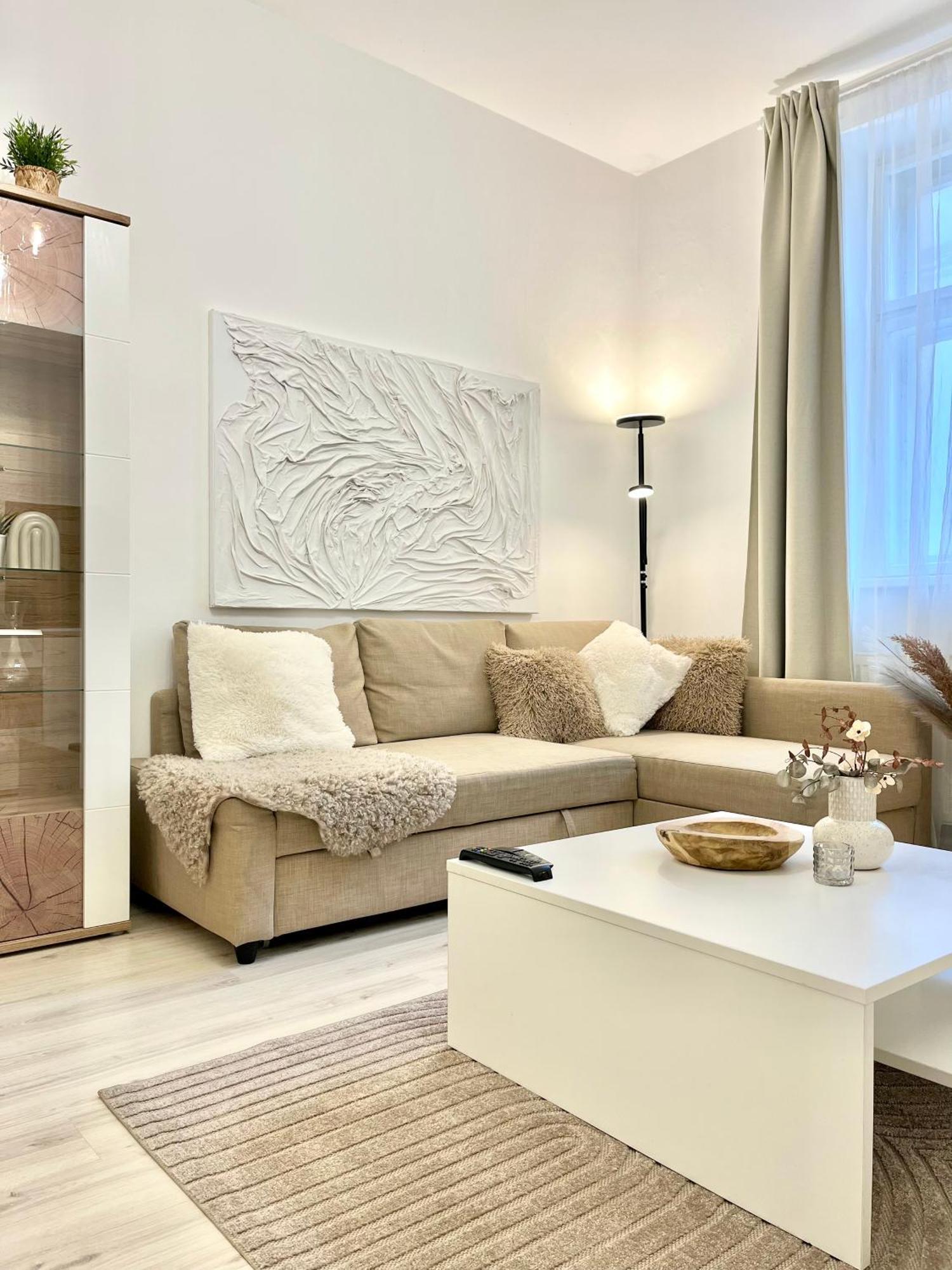 James Bond Apartment Old Town Bratislava Extérieur photo