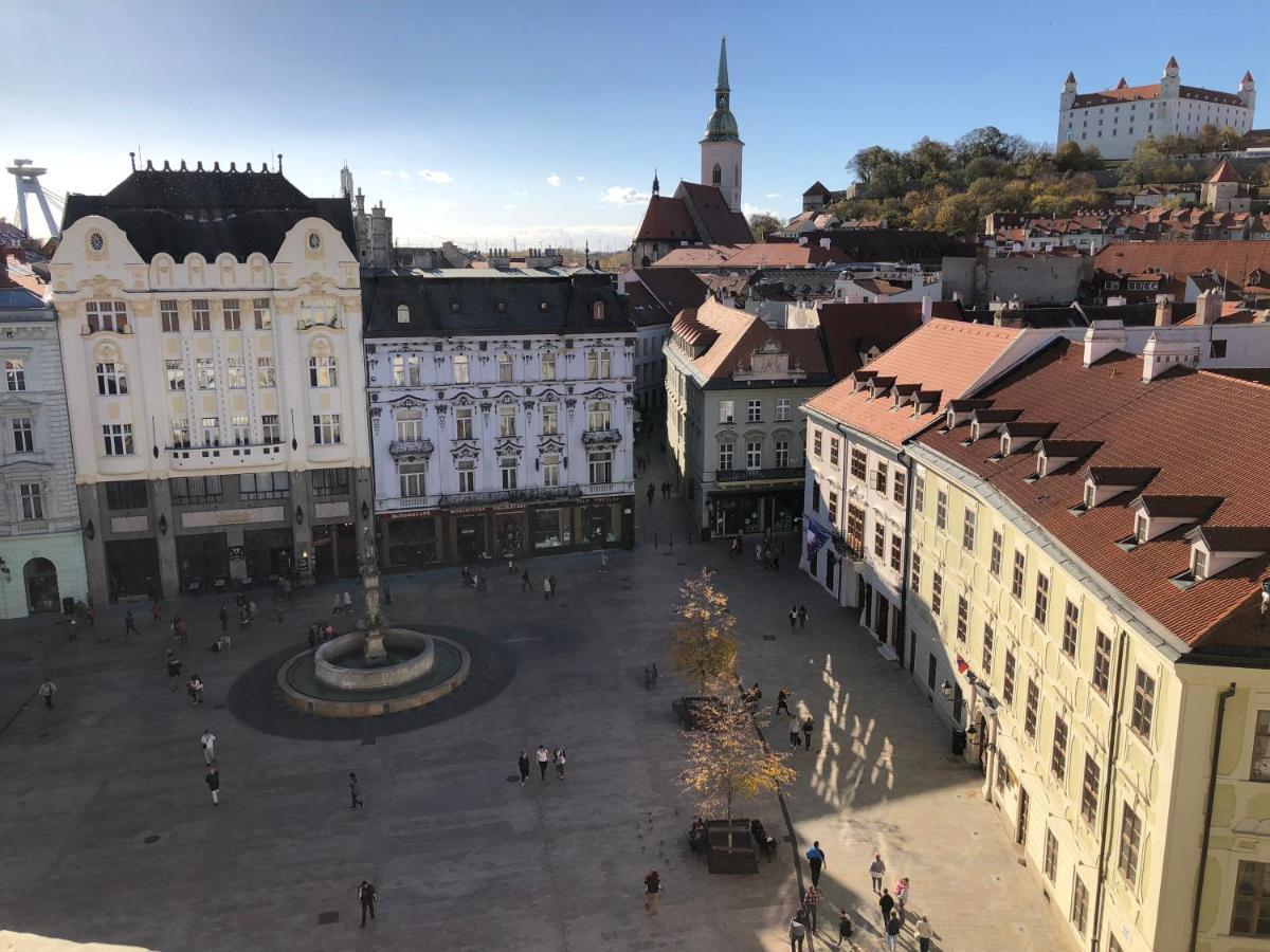 James Bond Apartment Old Town Bratislava Extérieur photo